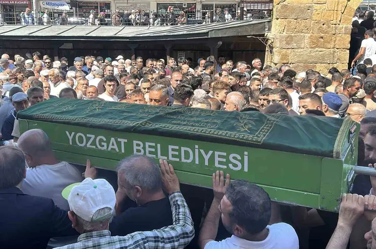 Motosiklet sürücüsü kazada hayatını kaybetti
