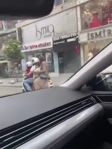 Motosiklette tehlikeli yolculuk
