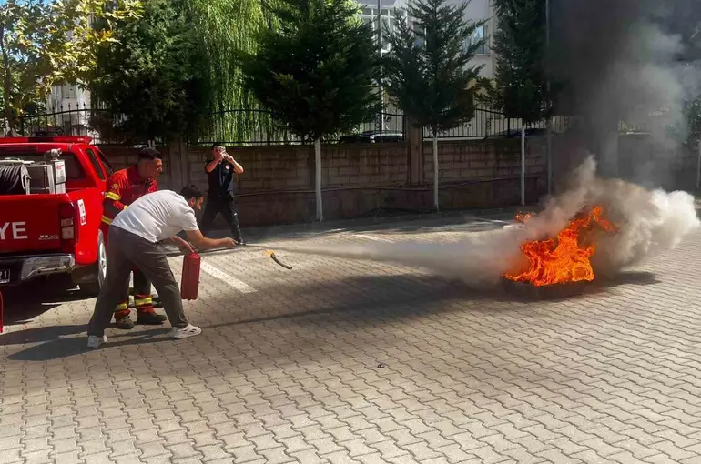 Muğla’da Aile ve Sosyal Hizmetler personeline yangın eğitimi verildi
