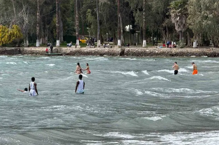 Muğla’da deniz sezonu erken açıldı
