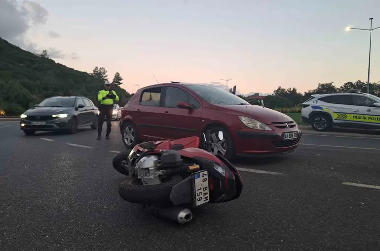 Muğla’da otomobil ile motosiklet çarpıştı: 1 yaralı
