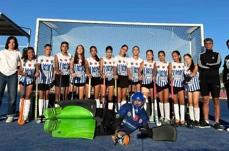 Muğla’nın U14 Kız Hokey takımı Türkiye 5’incisi oldu
