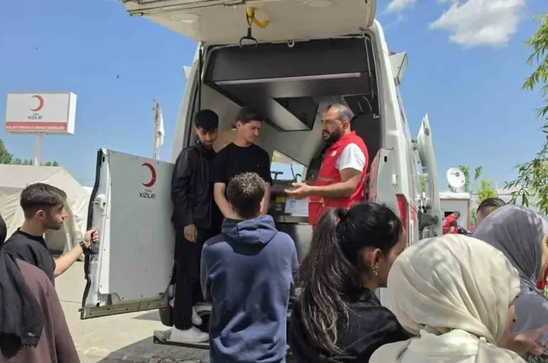 Muşlu öğrencilerden Kızılay’a ziyaret
