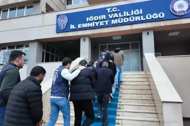 "Müstehcenlik" operasyonunda 7 şüpheli gözaltında
