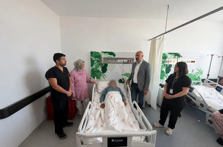 Niğde’de hastanın vücudundaki 7 kiloluk dev tümör başarıyla alındı
