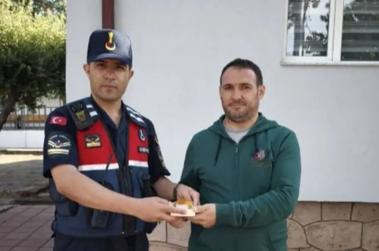 Nişan hatırası altınları kurtardı
