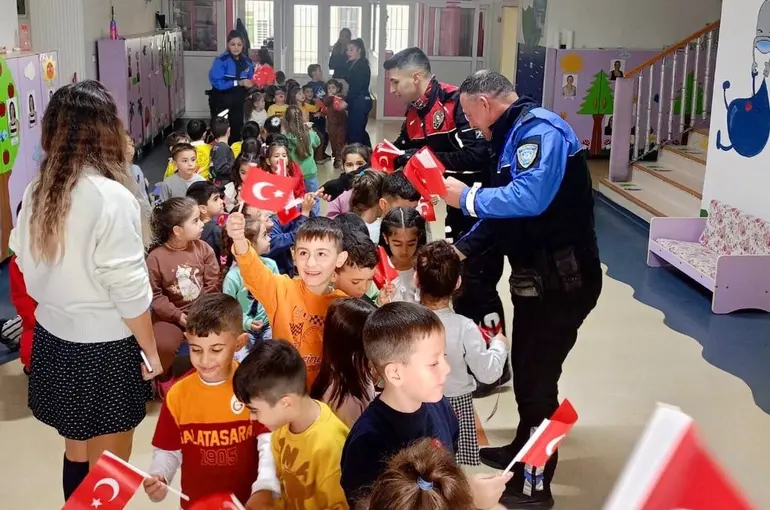 Öğrenciler polisliği tanıdı, güvenlik kurallarını öğrendi
