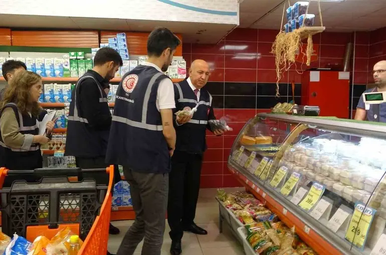 Okulun ilk günü marketler mercek altında
