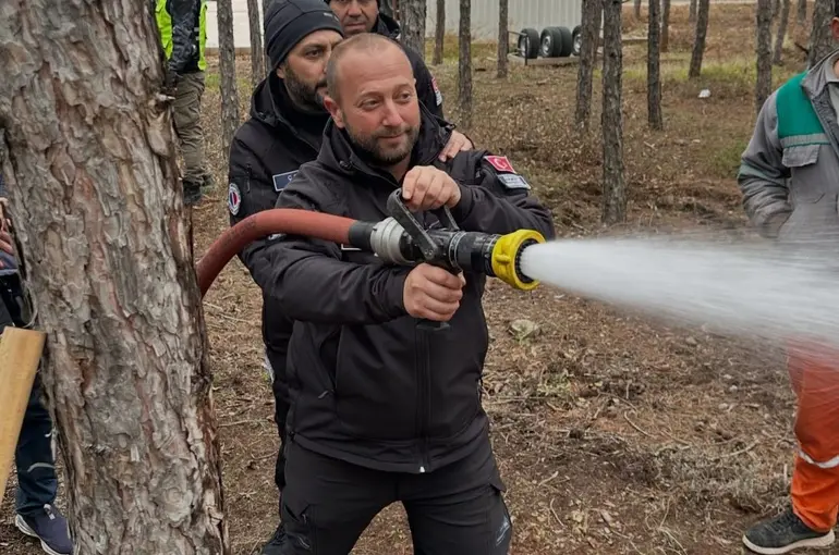 Orman yangınlarıyla mücadele gönüllüsü oldular
