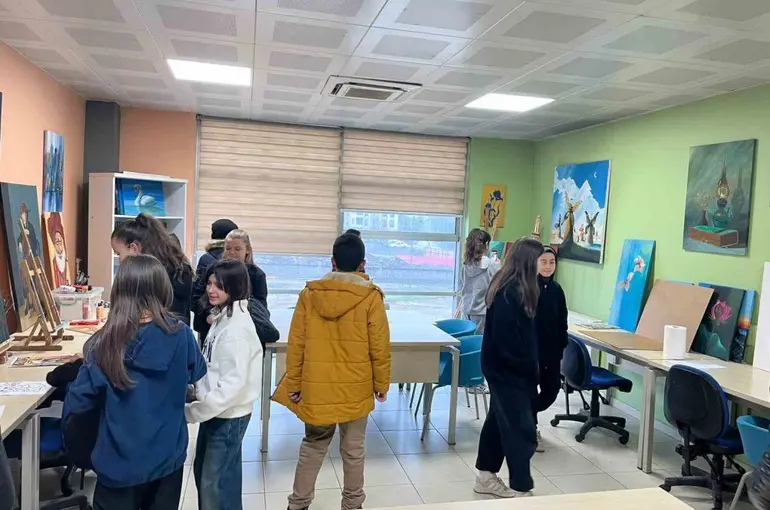 Ortaokul öğrencileri gençlik merkezini sevdi
