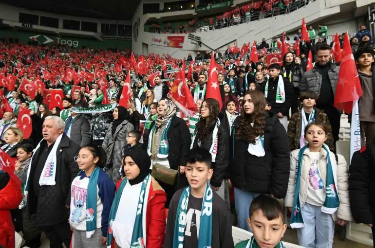 Osmangazi’de 90 çocuk Bursasporlu oldu
