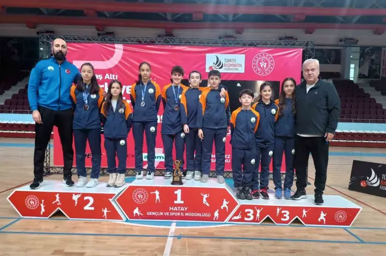 Osmangazili badmintoncular, Türkiye Şampiyonası’nda parladı
