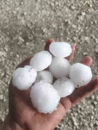Osmaniye’de ceviz büyüklüğünde dolu yağdı
