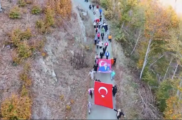 Osmaniye’de doğa severler Atatürk’ü yürüyüşle andı
