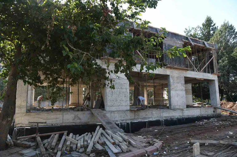 Osmaniye’de Mezarlıklar Müdürlüğü’ne modern hizmet binası
