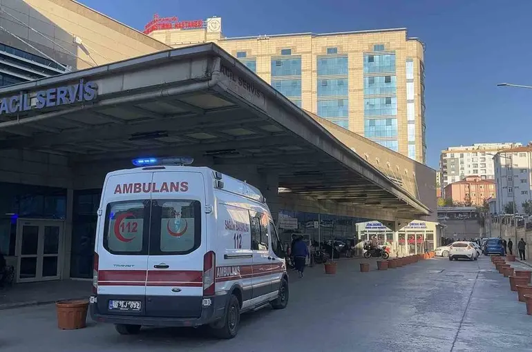 Otobüs ile motosiklet çarpıştı: 1 ölü
