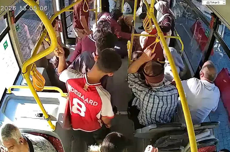 Otobüs şoföründen hayat kurtaran müdahale
