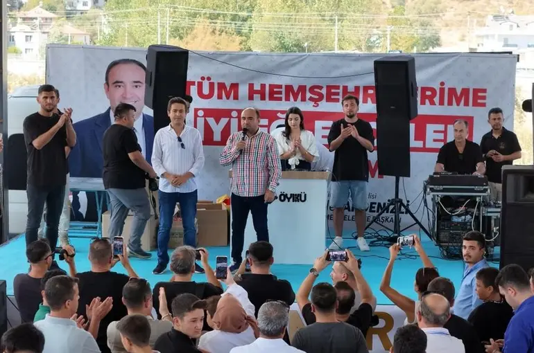 Otomobil ve modifiye tutkunları Seydikemer’de buluştu
