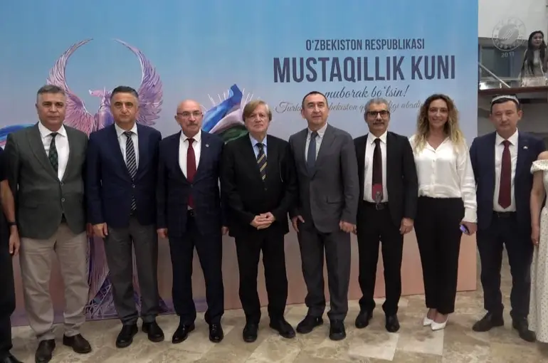 Özbekistan’ın bağımsızlığının 35. yılı Antalya’da kutlandı
