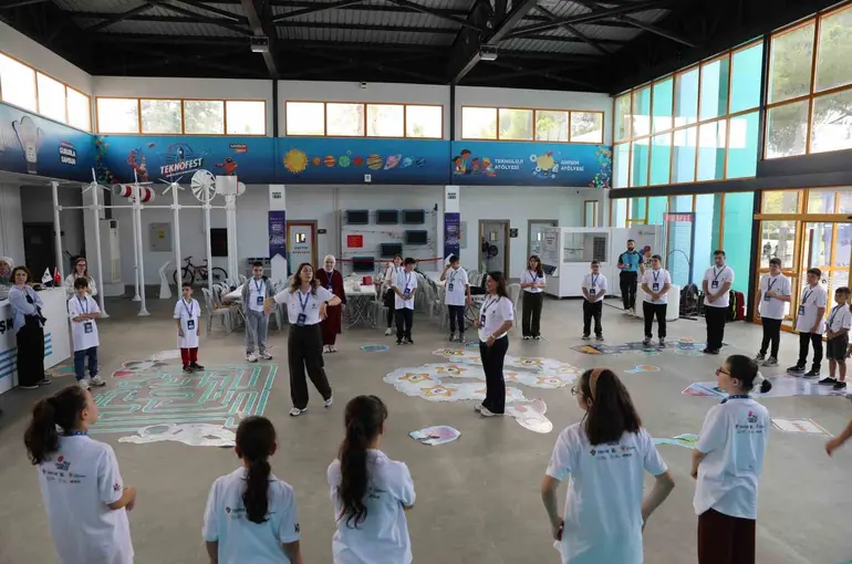Özel çocuklar Samsun’da bilimle buluşuyor
