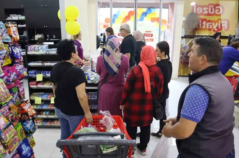 Özhan Market’ten dolu dolu indirimler
