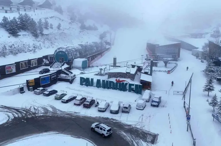 Palandöken’de kar kalınlığı 210 santimetreye ulaştı
