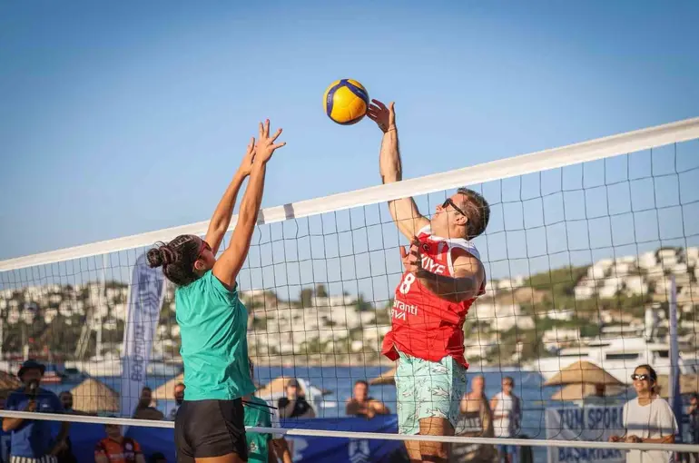 Plaj Voleybolu Şenliği Gündoğan’da tamamlandı
