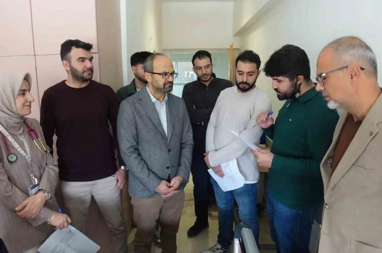 Prof. Dr. Koca: "Raynaud Fenomeni, romatizma hastalıklarının habercisi olabiliyor"