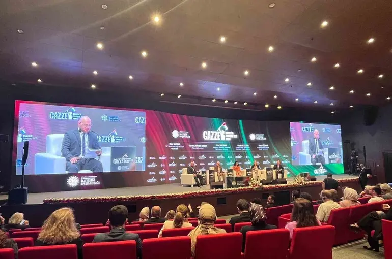 Rektör Akkaya, Gazze paneline katıldı
