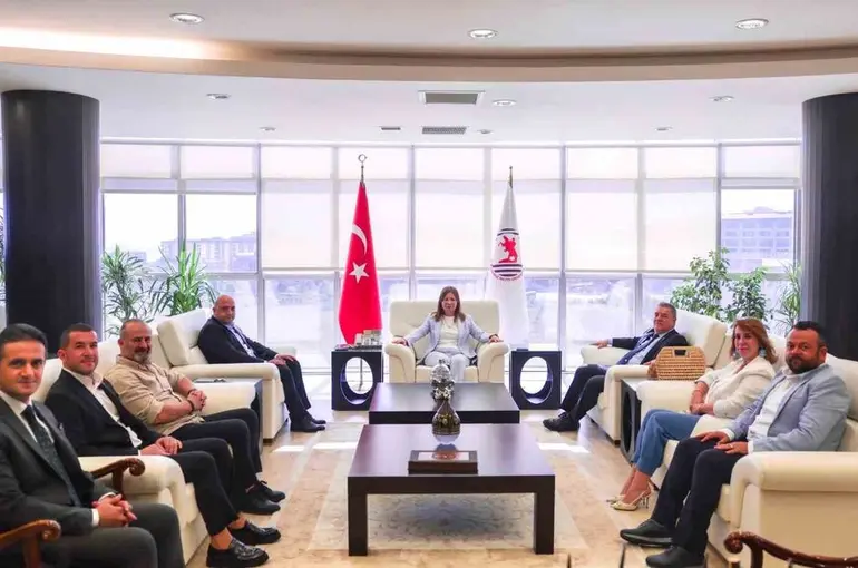 Rektör Aydın, Samsunspor formasını çekti
