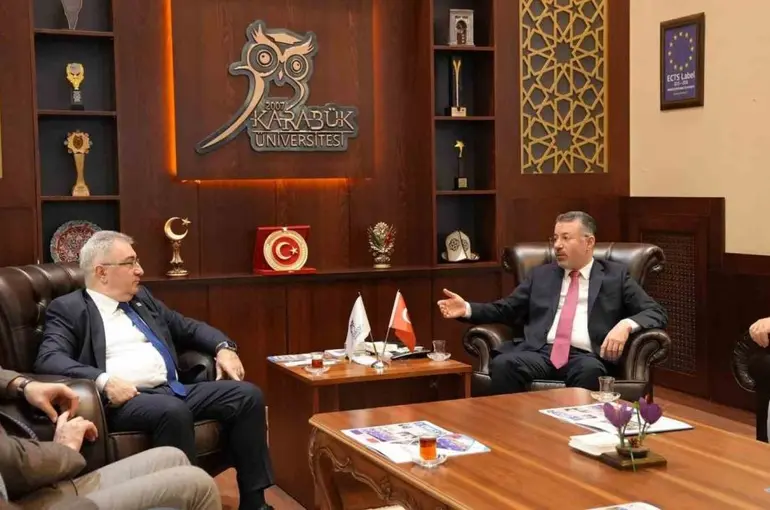 Rektör Kırışık KARDEMİR Genel Müdürü Peker ile bir araya geldi
