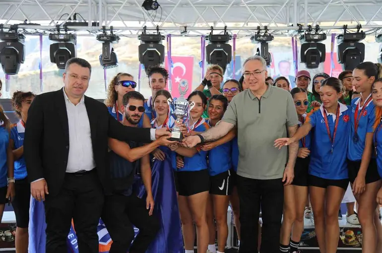 Rumkale’de Dragon Bot şampiyonları kupalarına kavuştu
