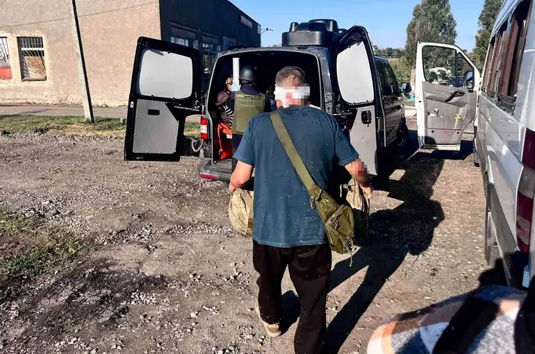 Rusya sivilleri taşıyan minibüsü vurdu: 5 ölü
