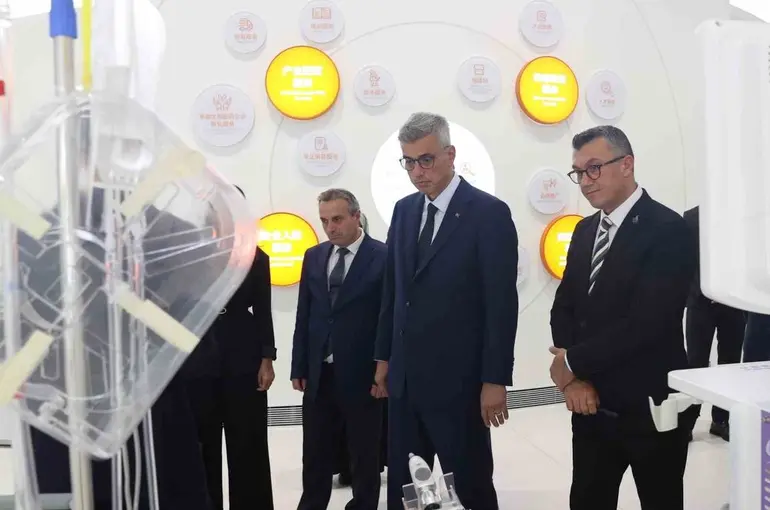 Sağlık Bakanı Memişoğlu: "Türkiye, bilimiyle dünyaya örnek olan bir ülke haline gelmiş durumda"
