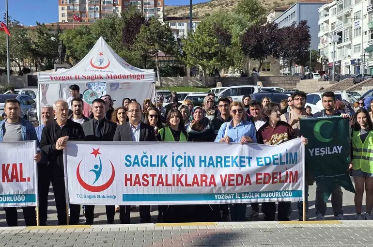 Sağlık için 10 bin adım attılar
