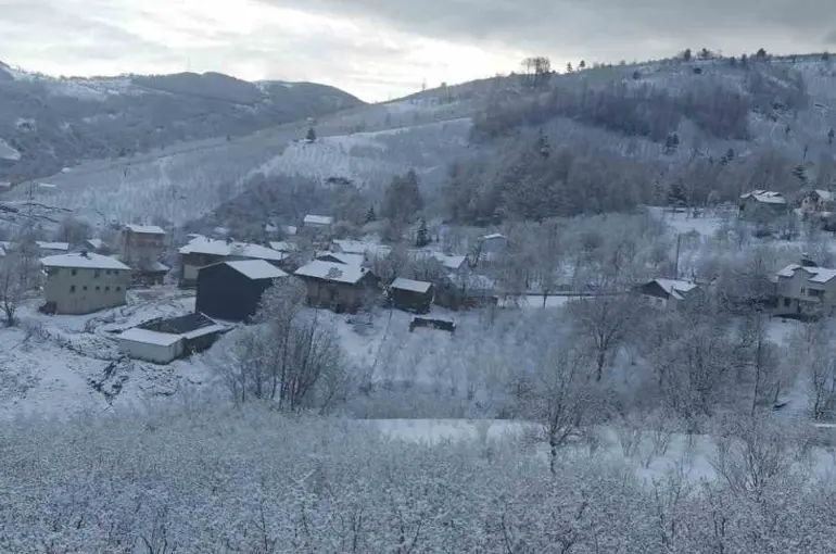 Sakarya’nın yüksek kesimleri beyaza büründü
