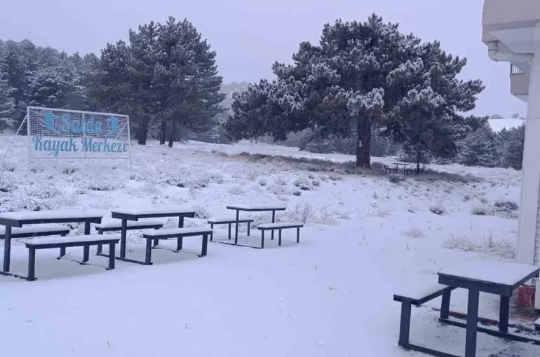 Salda’ya mevsimin ilk karı yağdı
