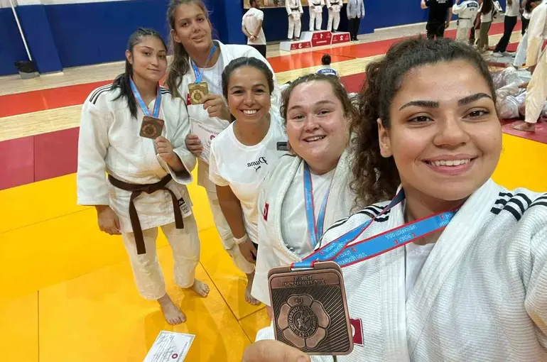 Salihlili Hira Kılkış Türkiye şampiyonu oldu
