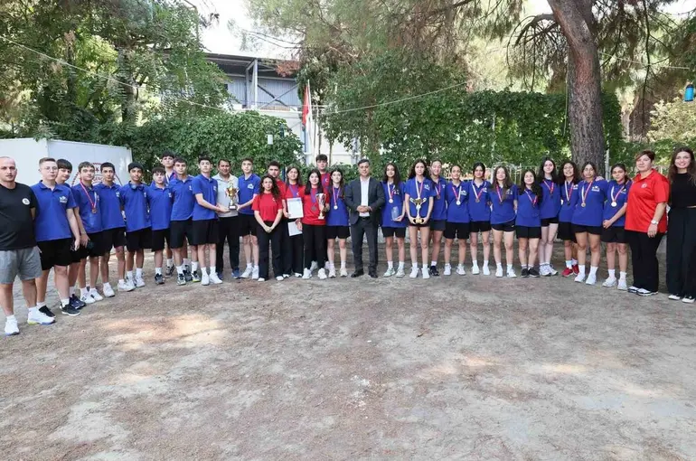 Şampiyonlar aynı sofrada buluştu
