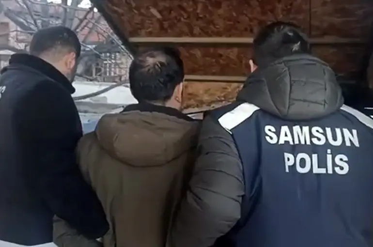 Samsun merkezli 13 ilde düzenlenen operasyonda milyonluk araç vurgunu yapan çete çökertildi
