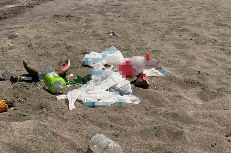 Samsun sahilinde tepki çeken görüntü
