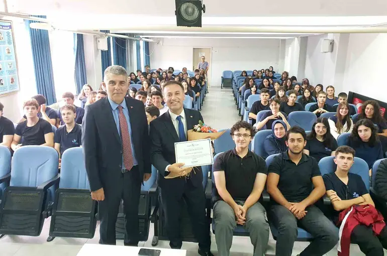 Samsun’da 30 akademisyen 30 farklı lisede ilk derse konuk oldu
