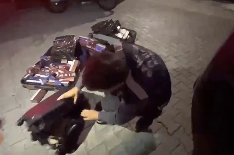 Samsun’da kaçak tütün mamulleri operasyonu: 2 gözaltı
