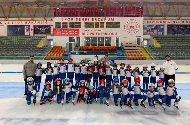 Samsunlu buz pateni sporcularından, Türkiye Şampiyonası’nda 25 madalya
