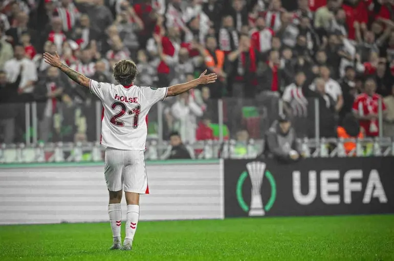 Samsunspor’da yaprak dökümü sürüyor: Holse’ye veda edildi
