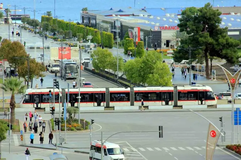 Samsun’un ulaşımdaki lokomotif gücü "SAMULAŞ" 15 yaşında
