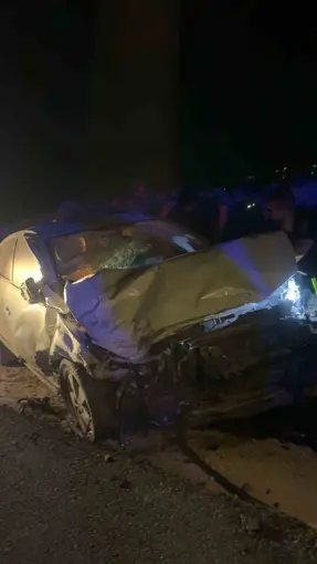 Şanlıurfa’da 2 otomobil çarpıştı: 1 ölü, 4 yaralı
