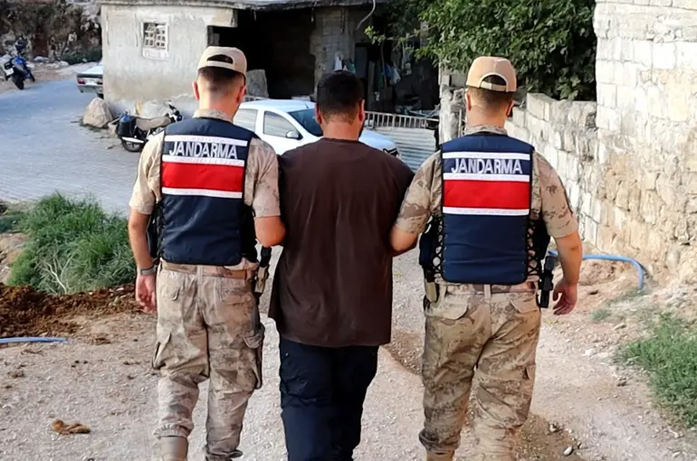 Şanlıurfa’da 9 yıl 2 ay kesinleşmiş hapis cezası bulunan şahıs yakalandı
