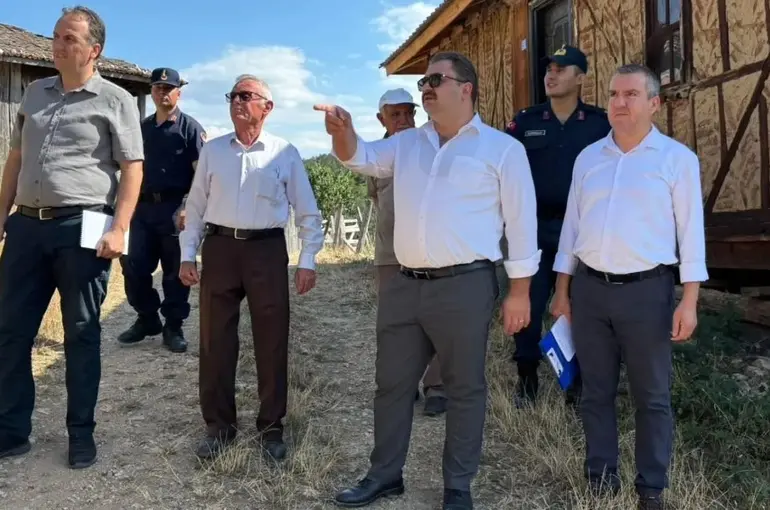 Saraydüzü’nde köy yolları yenileniyor
