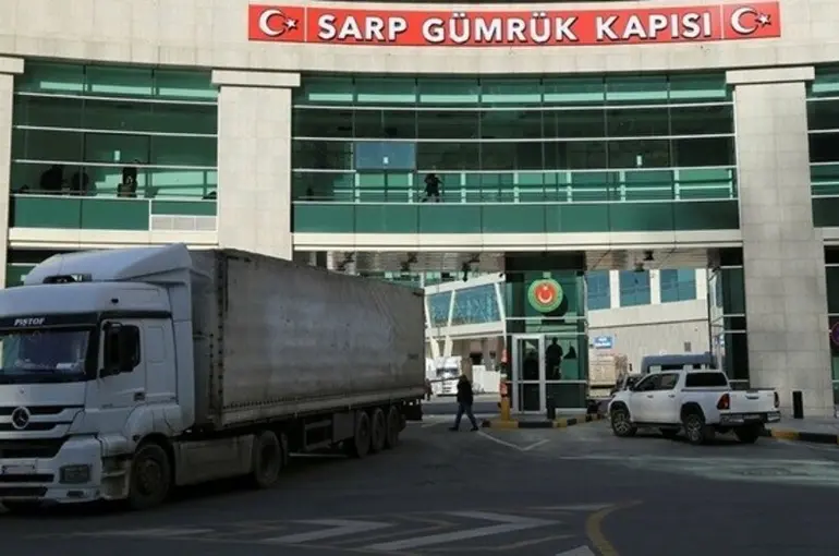 Sarp Sınır Kapısı’nda Kasım’da rekor tır trafiği
